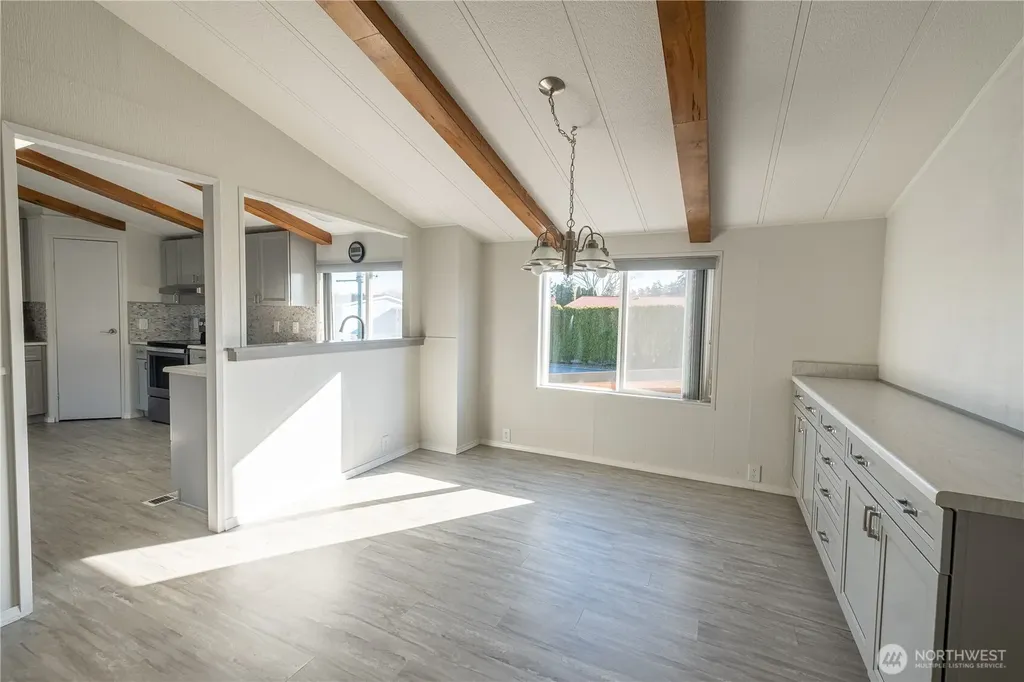 225 NE Ernst Oak Harbor WA 98277