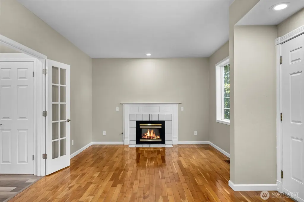 25401 Kanasket Drive Black Diamond WA 98010