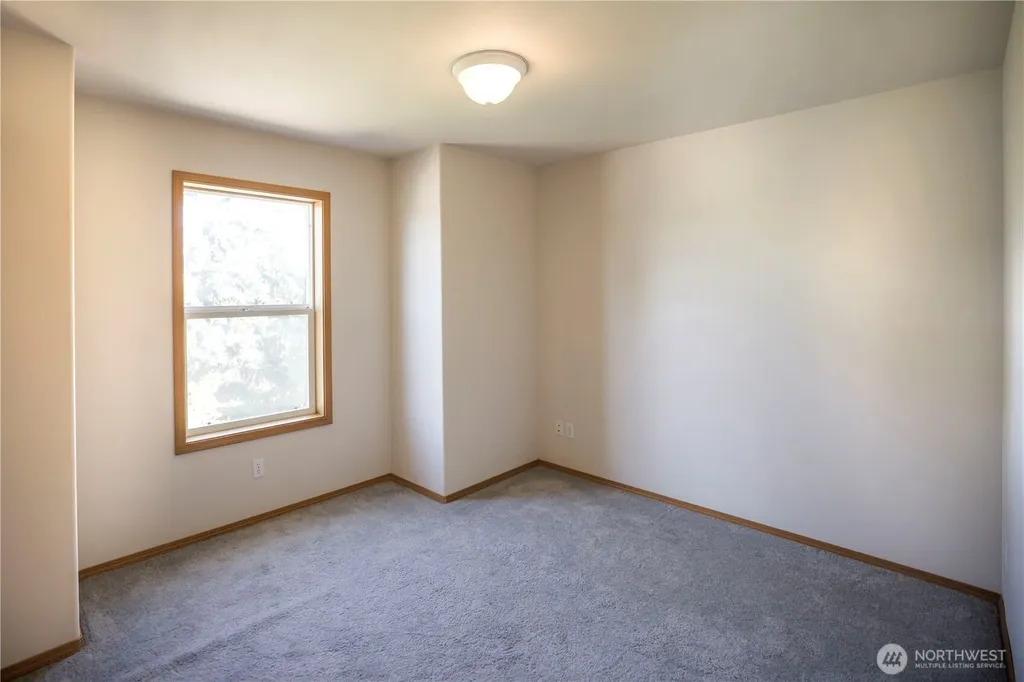 27111 141st Avenue SE Kent WA 98042