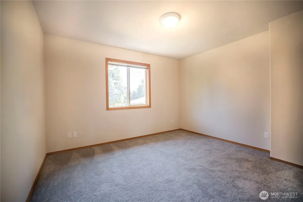 27111 141st Avenue SE Kent WA 98042