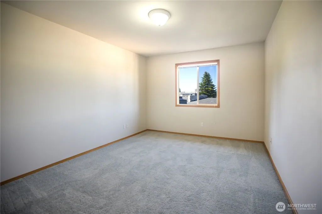 27111 141st Avenue SE Kent WA 98042