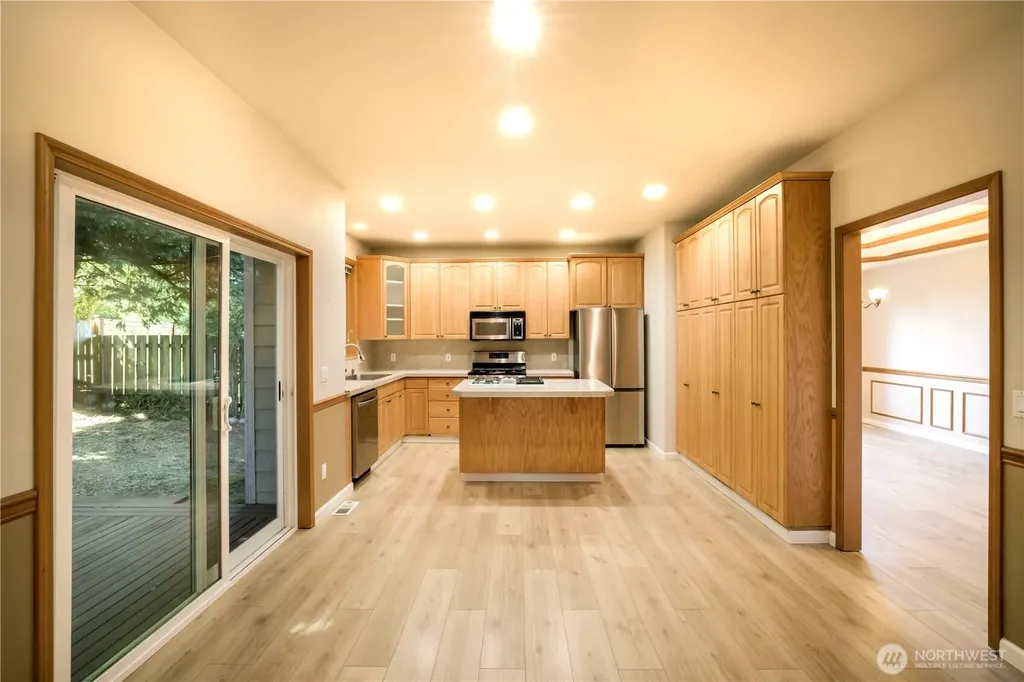 27111 141st Avenue SE Kent WA 98042