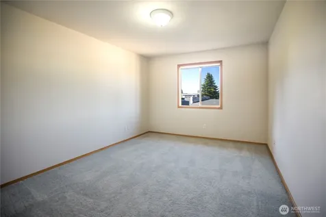 27111 141st Avenue SE Kent WA 98042