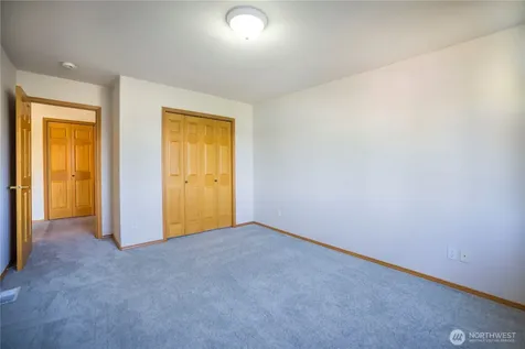 27111 141st Avenue SE Kent WA 98042