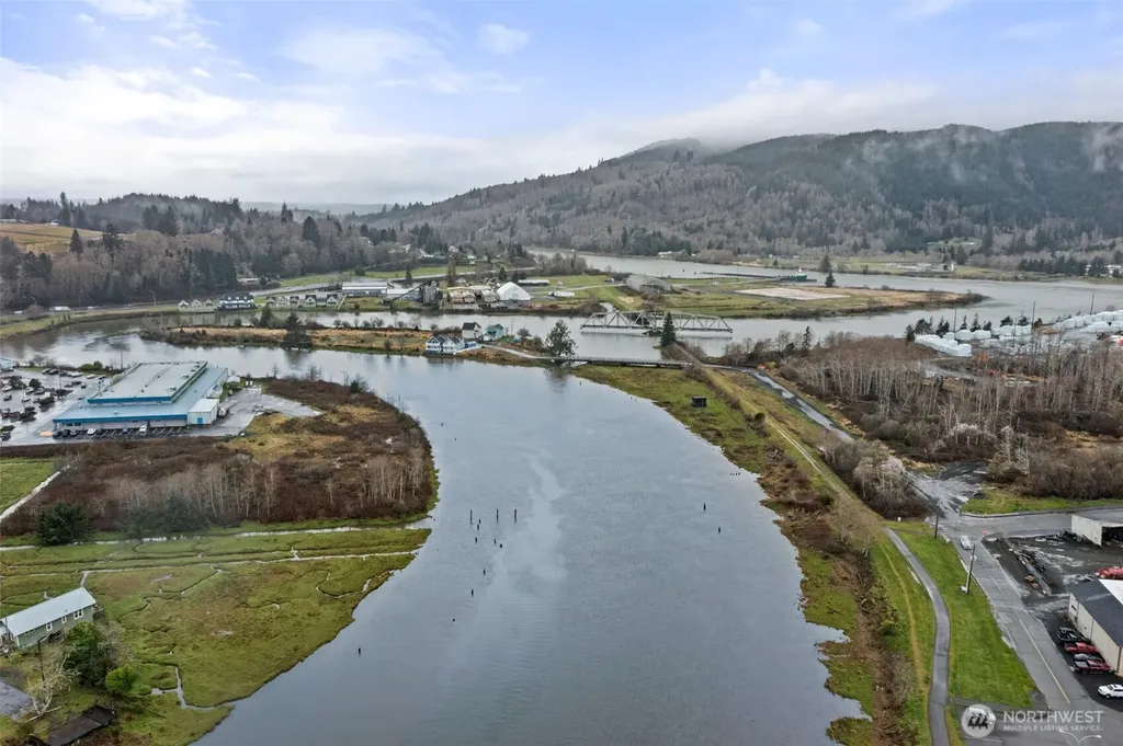 14 Bradford Street Raymond WA 98577