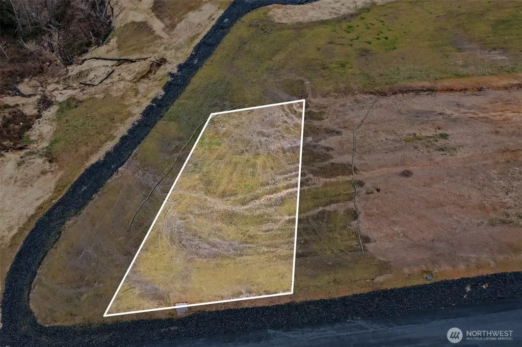 16 Bradford Street Raymond WA 98577