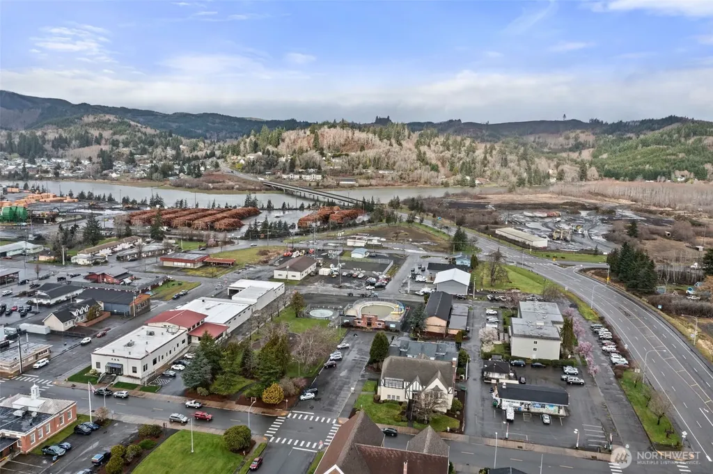 15 Bradford Street Raymond WA 98577