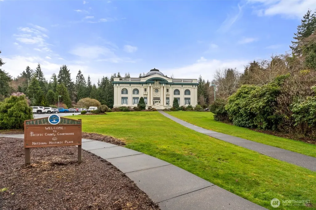 15 Bradford Street Raymond WA 98577