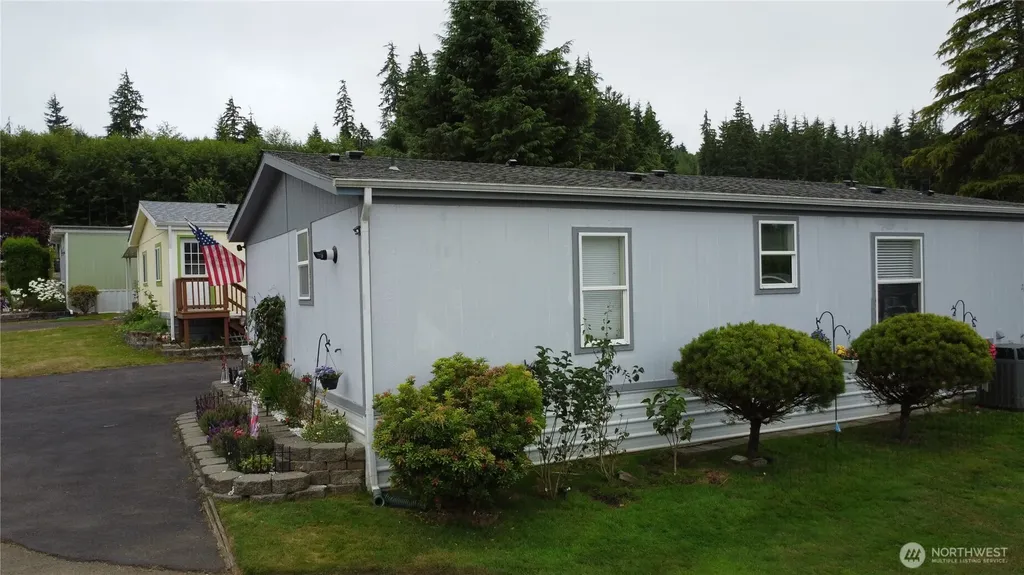 1019 Stanford Drive Cosmopolis WA 98537