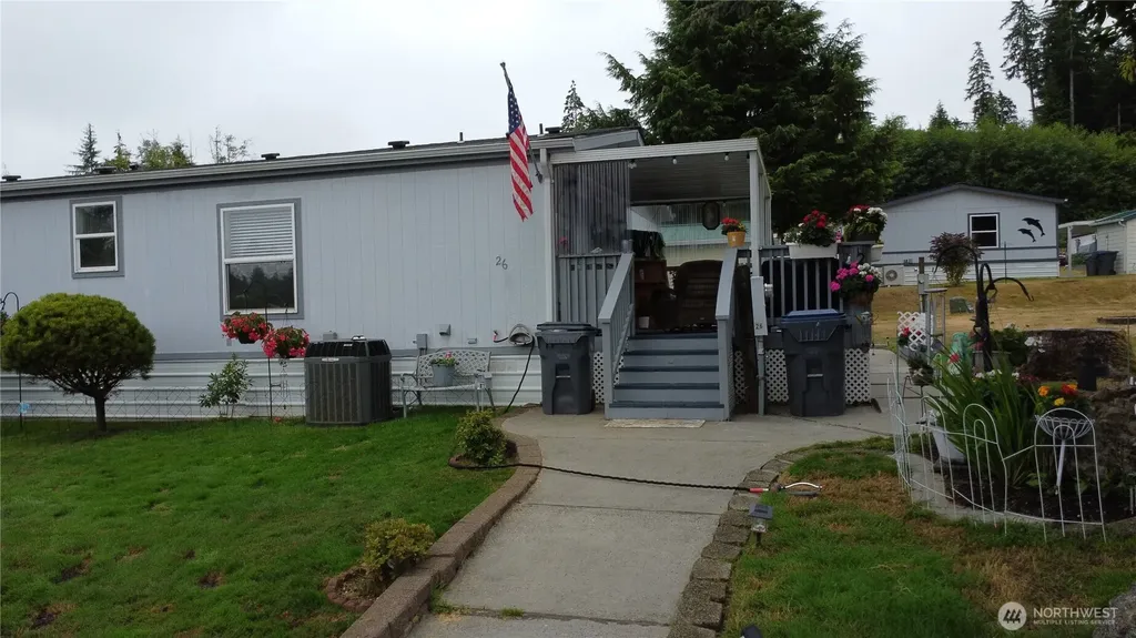 1019 Stanford Drive Cosmopolis WA 98537