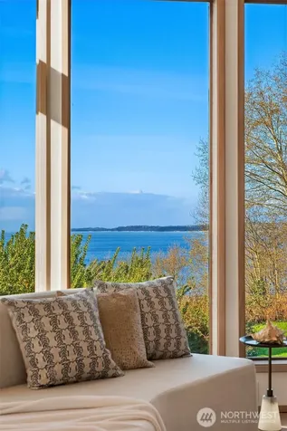 7010 SW Maury Park Road Vashon WA 98070