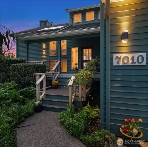 7010 SW Maury Park Road Vashon WA 98070
