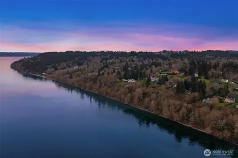 7010 SW Maury Park Road Vashon WA 98070