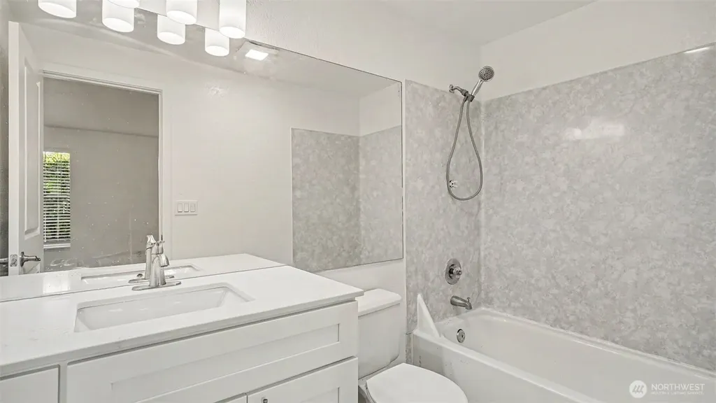 16419 Spruce Way Lynnwood WA 98037