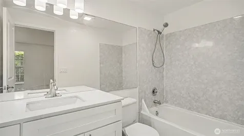 16419 Spruce Way Lynnwood WA 98037