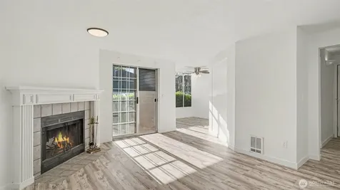 16419 Spruce Way Lynnwood WA 98037