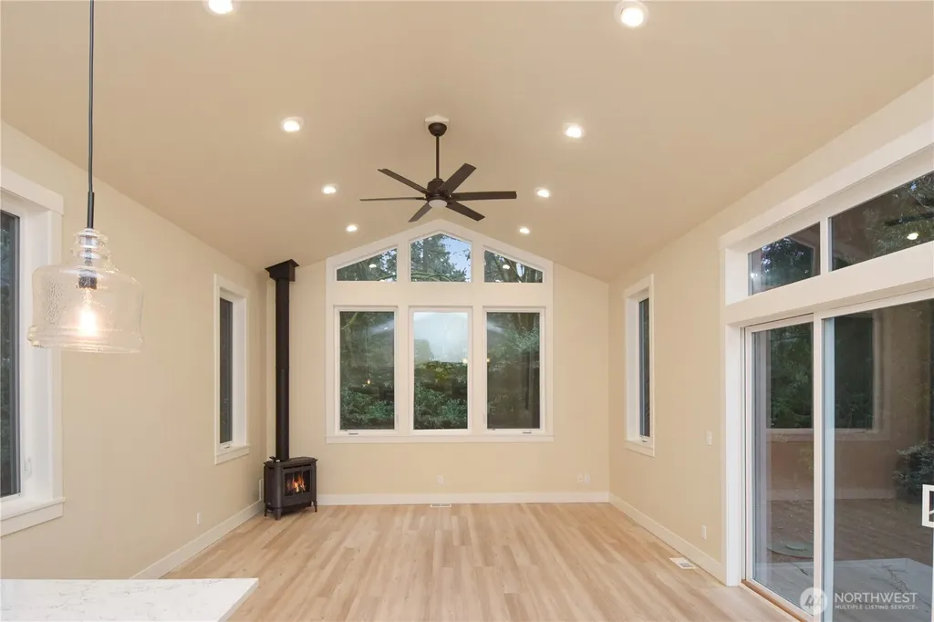 15915 Nesika Bay Road NE Poulsbo WA 98370