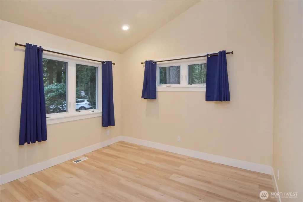 15915 Nesika Bay Road NE Poulsbo WA 98370