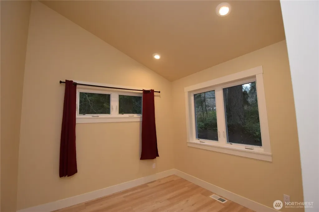 15915 Nesika Bay Road NE Poulsbo WA 98370