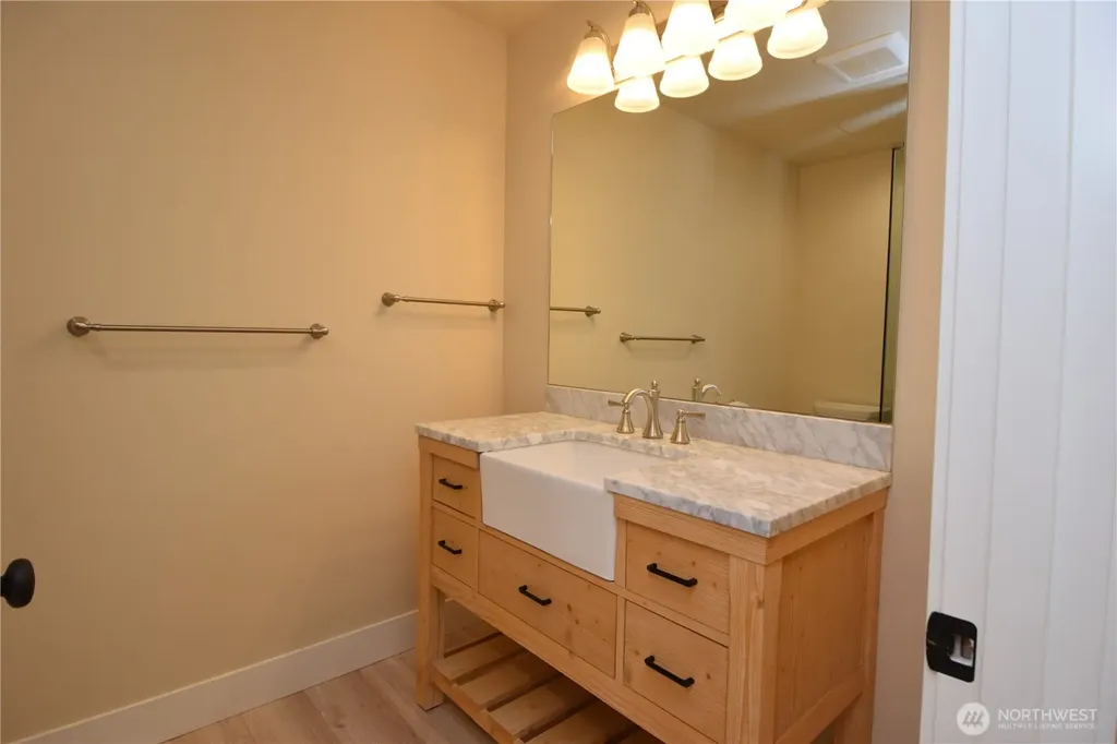 15915 Nesika Bay Road NE Poulsbo WA 98370