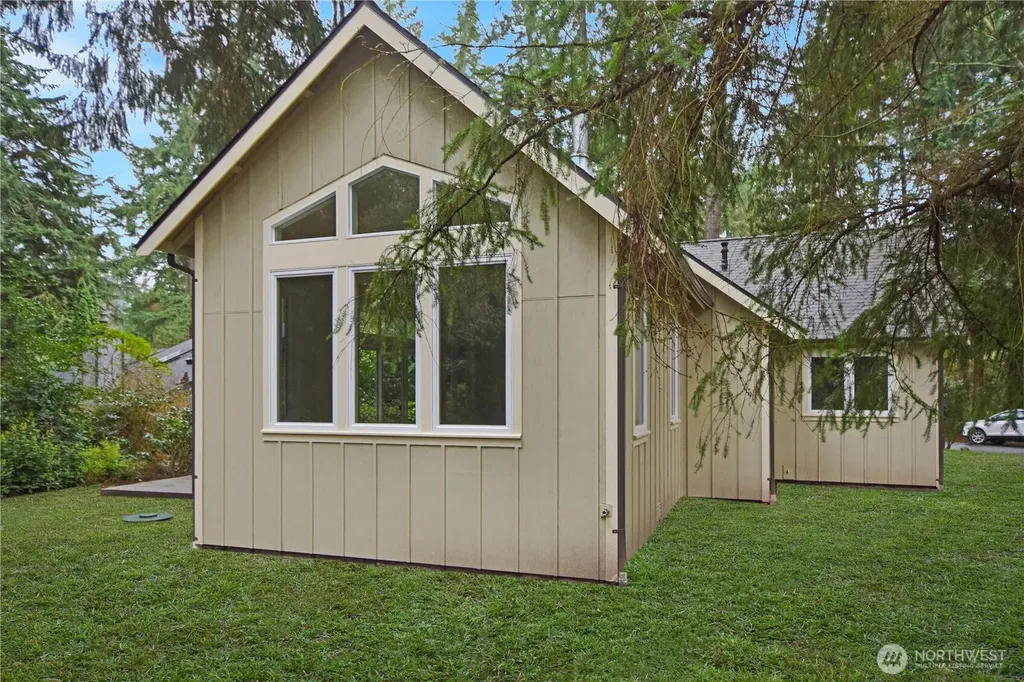 15915 Nesika Bay Road NE Poulsbo WA 98370
