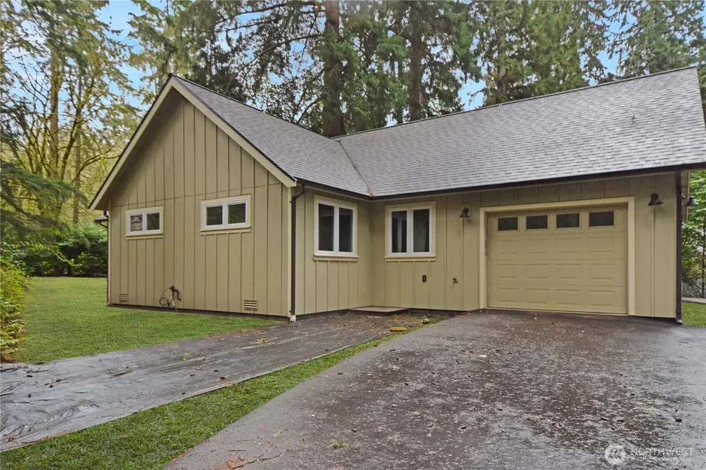 15915 Nesika Bay Road NE Poulsbo WA 98370