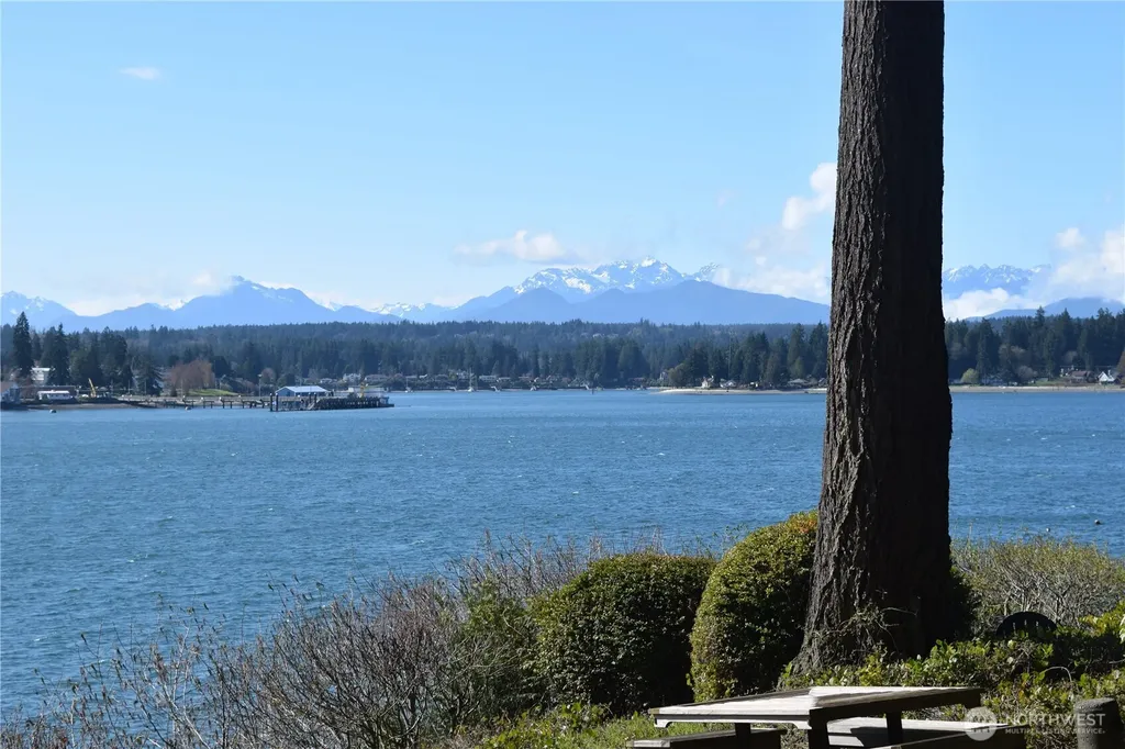 15915 Nesika Bay Road NE Poulsbo WA 98370