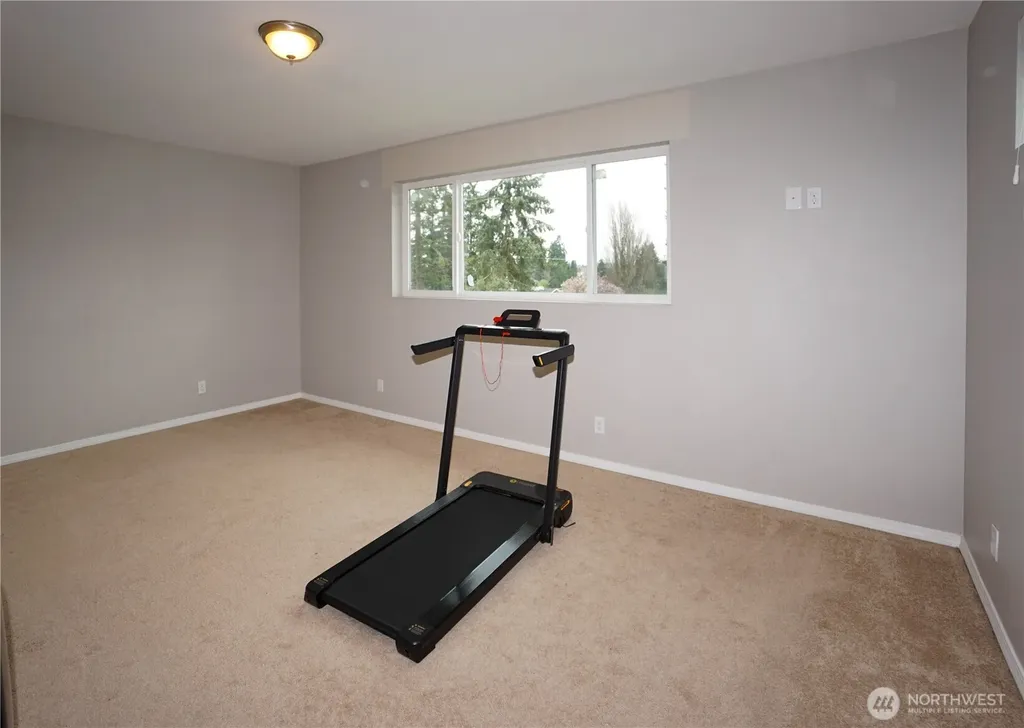 14948 6th Avenue S Burien WA 98168