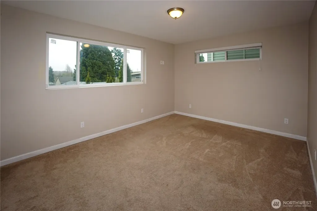 14948 6th Avenue S Burien WA 98168