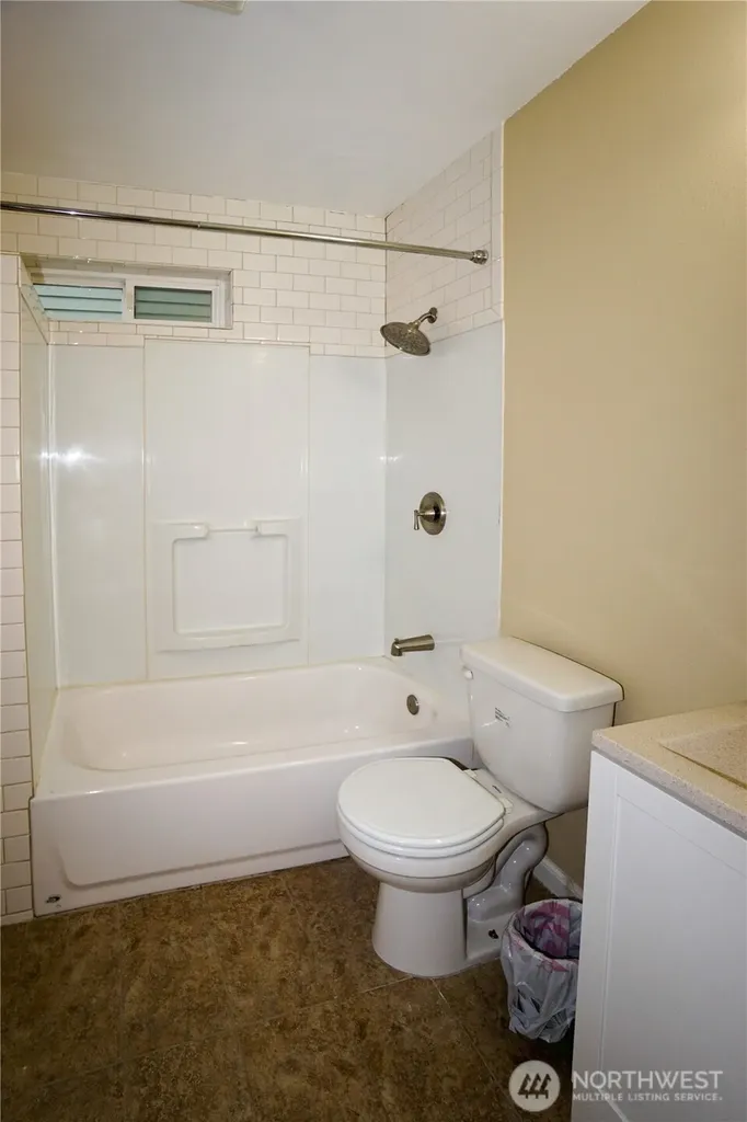 14948 6th Avenue S Burien WA 98168