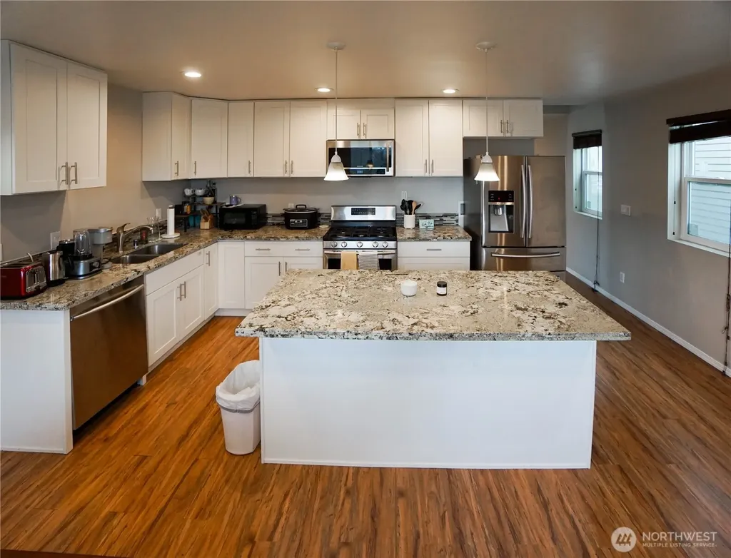 14948 6th Avenue S Burien WA 98168