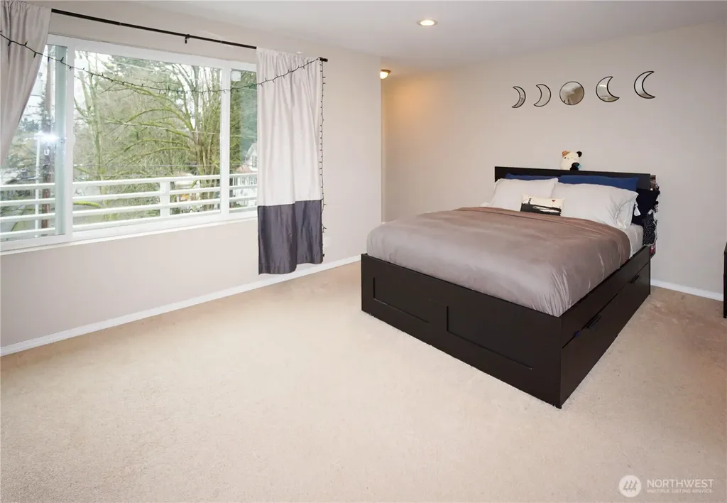 14948 6th Avenue S Burien WA 98168