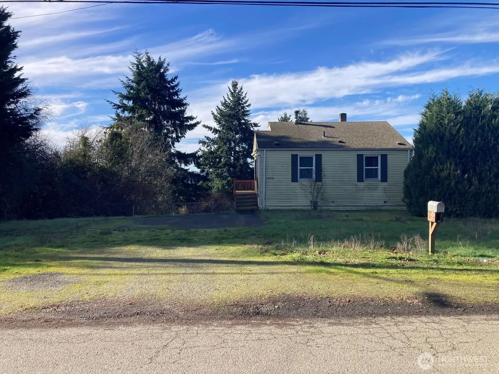 10231 Beacon Avenue S Tukwila WA 98178