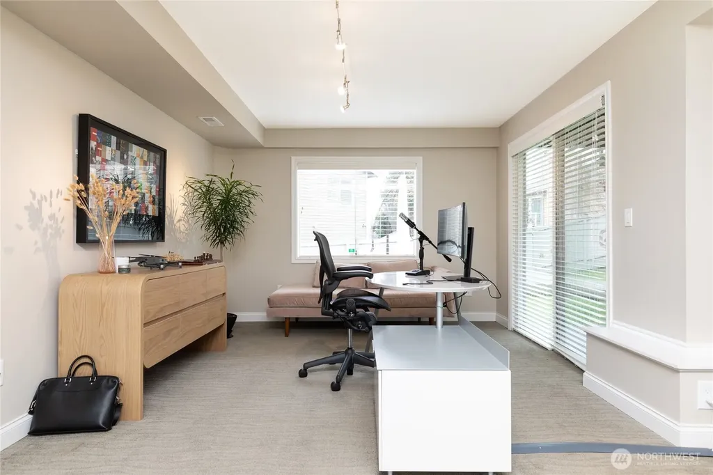 6304 110th Avenue NE Kirkland WA 98033