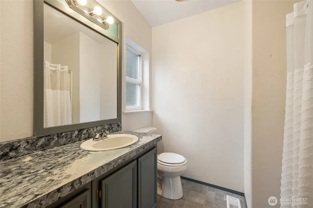 8341 Daphne Ct SE Yelm WA 98597