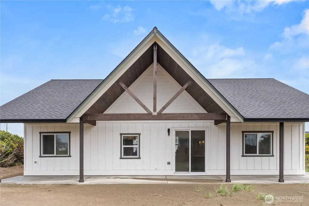 1229 Channel Avenue SW Ocean Shores WA 98569