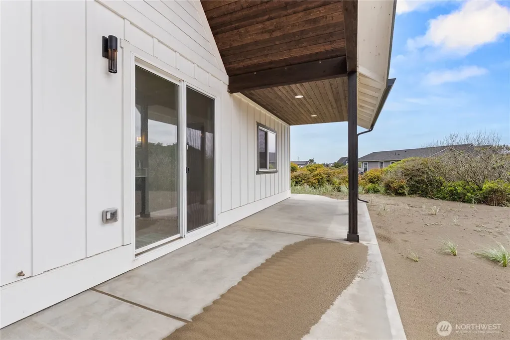 1229 Channel Avenue SW Ocean Shores WA 98569