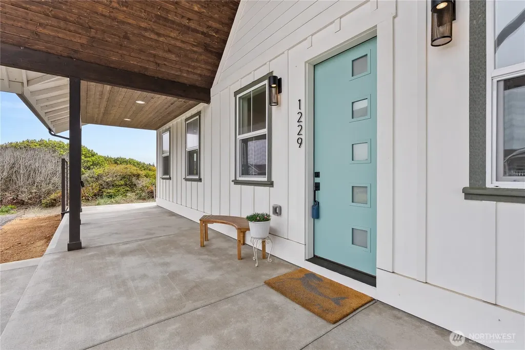 1229 Channel Avenue SW Ocean Shores WA 98569