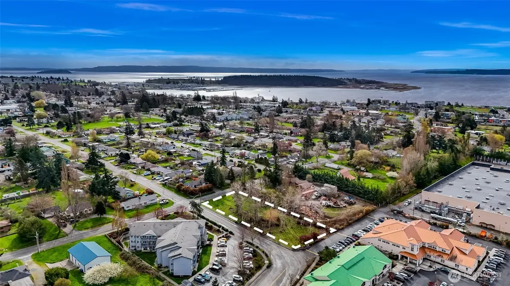 427 SE Ely Street Oak Harbor WA 98277
