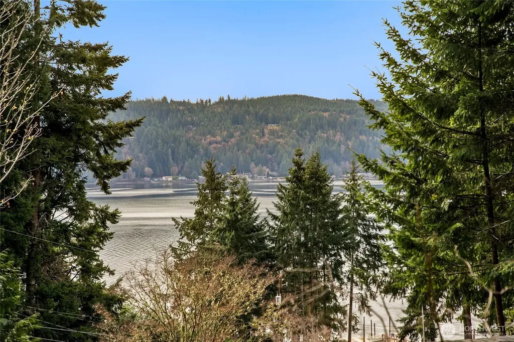 93 NE Marine View Drive Belfair WA 98528