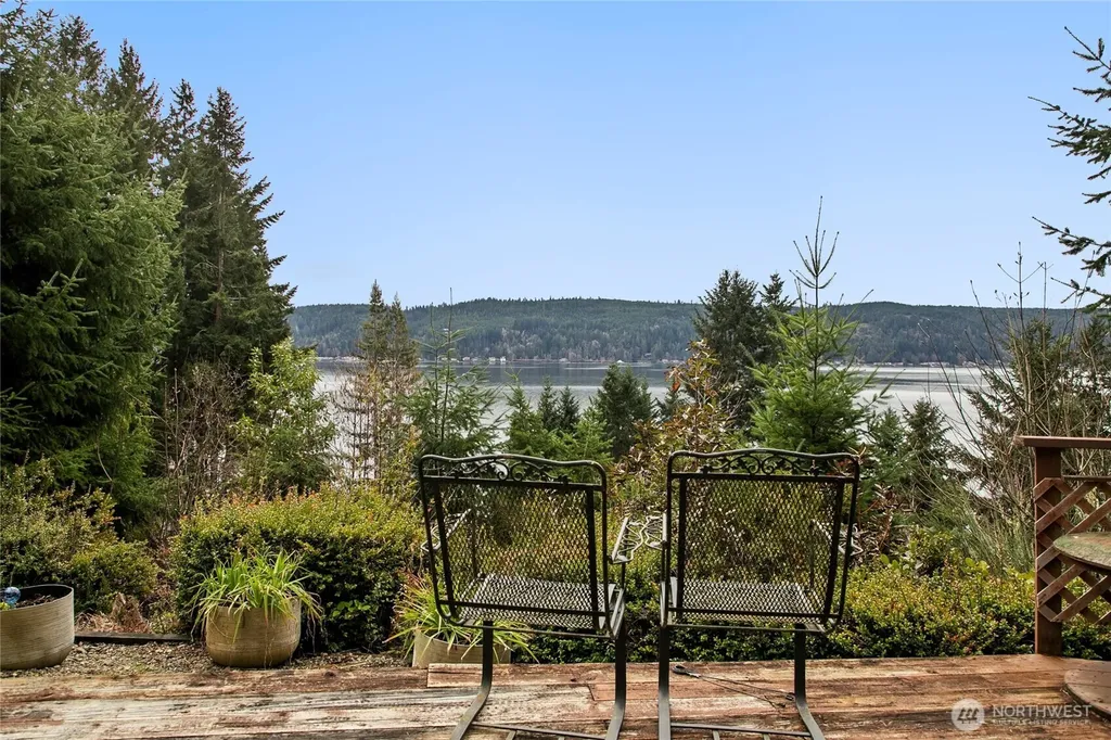 93 NE Marine View Drive Belfair WA 98528