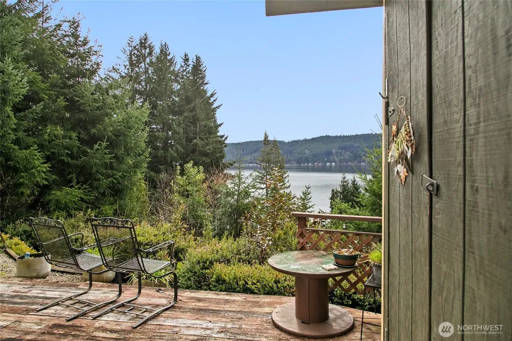 93 NE Marine View Drive Belfair WA 98528