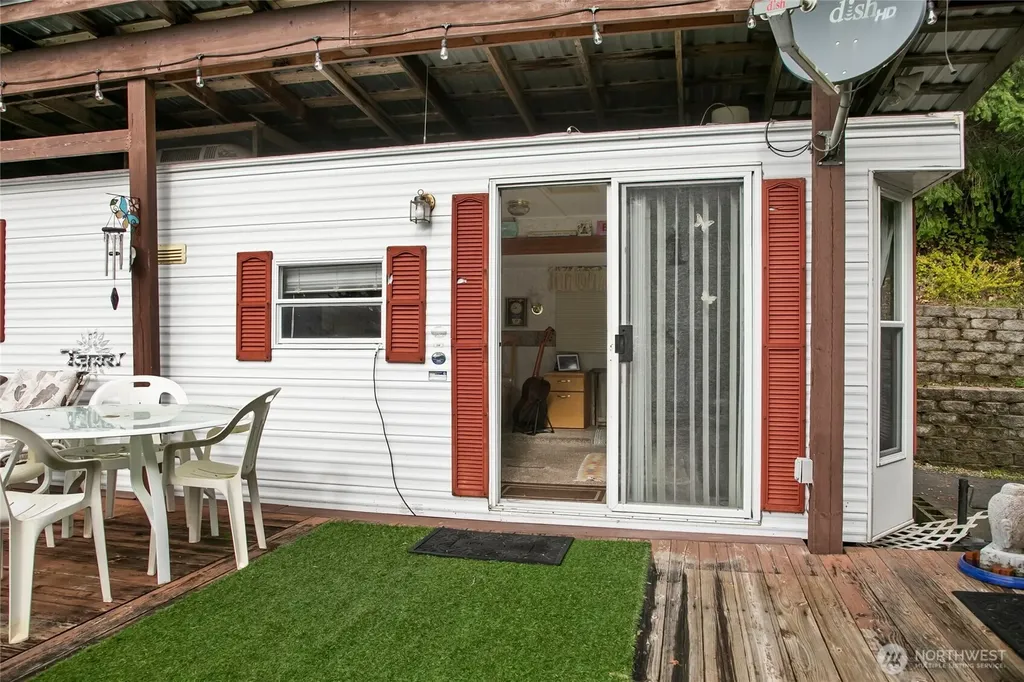 93 NE Marine View Drive Belfair WA 98528