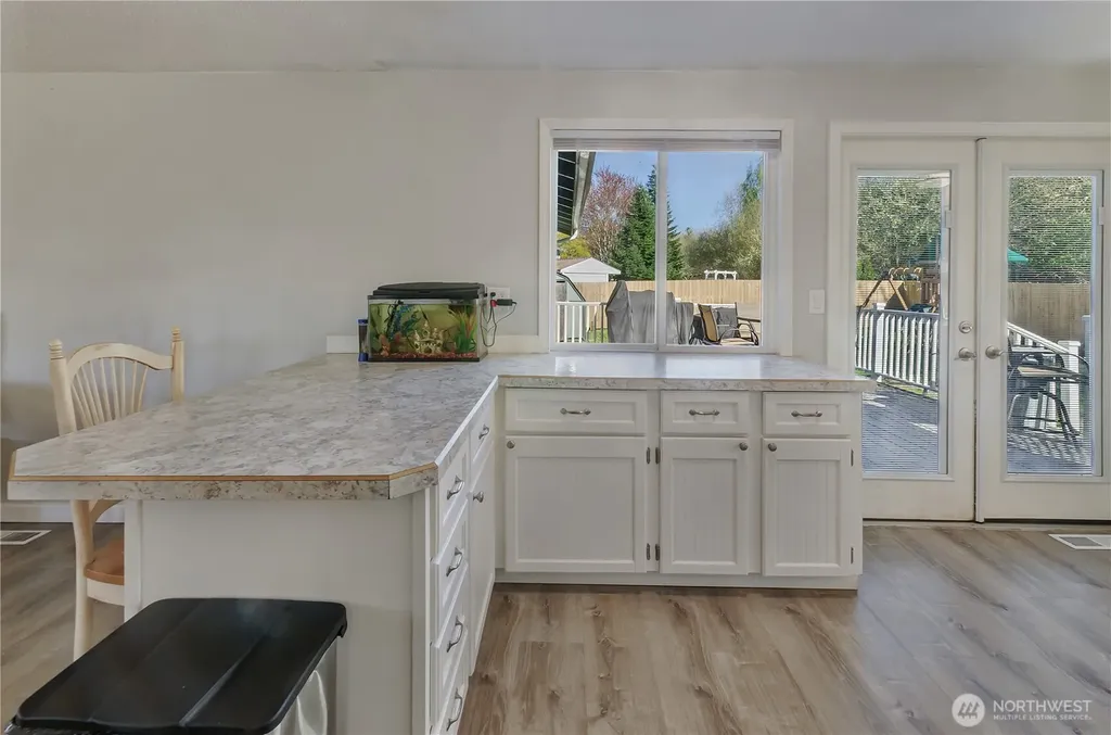 933 13th Street SW Puyallup WA 98371