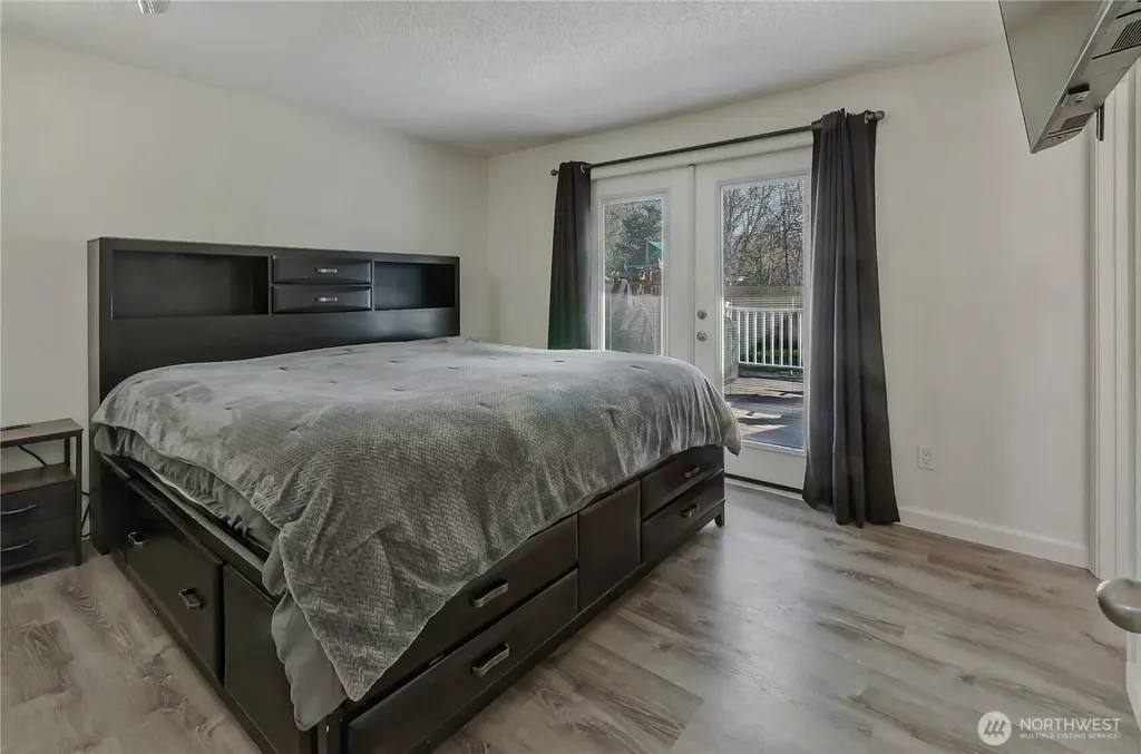 933 13th Street SW Puyallup WA 98371