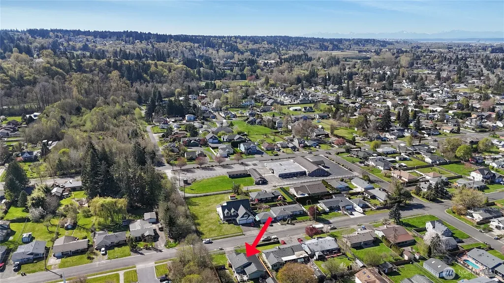 933 13th Street SW Puyallup WA 98371