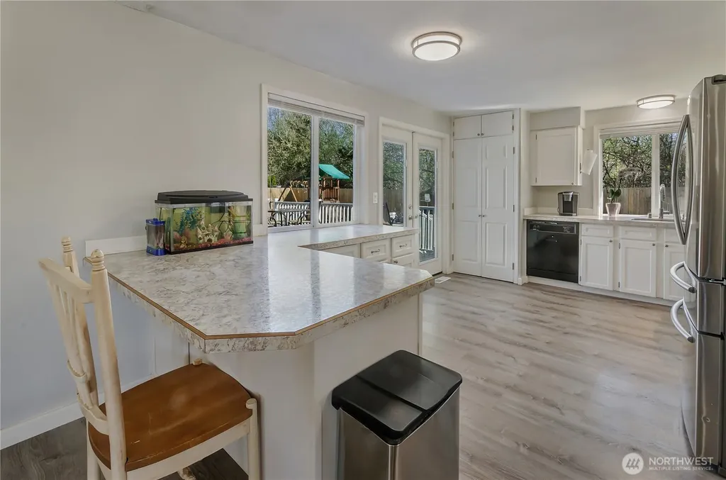933 13th Street SW Puyallup WA 98371