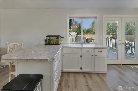 933 13th Street SW Puyallup WA 98371