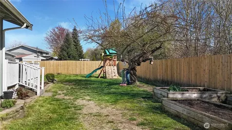 933 13th Street SW Puyallup WA 98371
