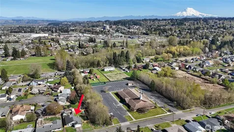 933 13th Street SW Puyallup WA 98371